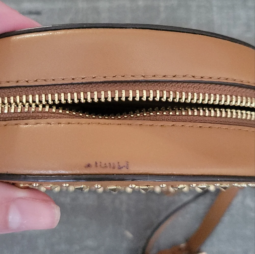 Michael Kors Crossbody Leather Canteen Bag in Acorn